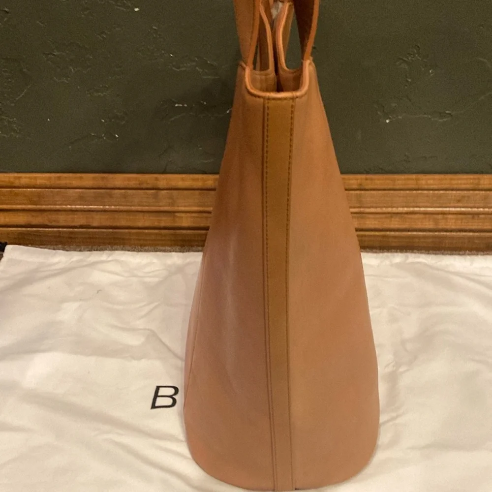 Like New Brahmin Brayden Tote in Charleston Tan (ABBA) - Picture 5 of 15